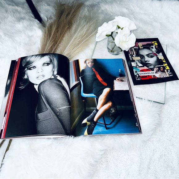 KATE MOSS By Mario Testino - Picture 4 of 4